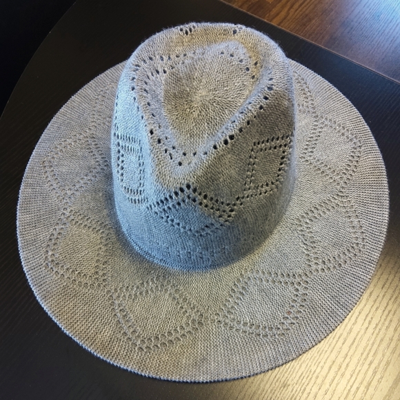 NWT Grey Heather Sonoma Adjustable Knit Hat Firm Price - Picture 2 of 5